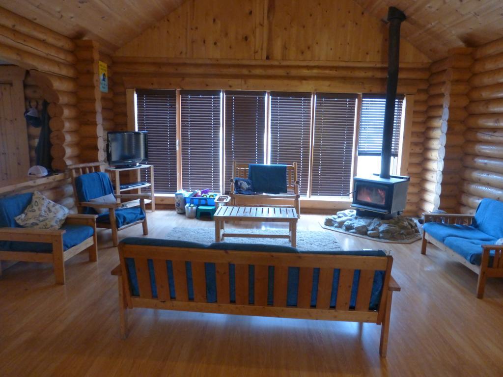 Folding Mountain B & B Fort Nelson Kültér fotó