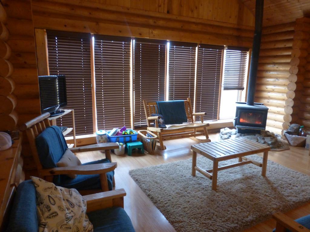 Folding Mountain B & B Fort Nelson Kültér fotó