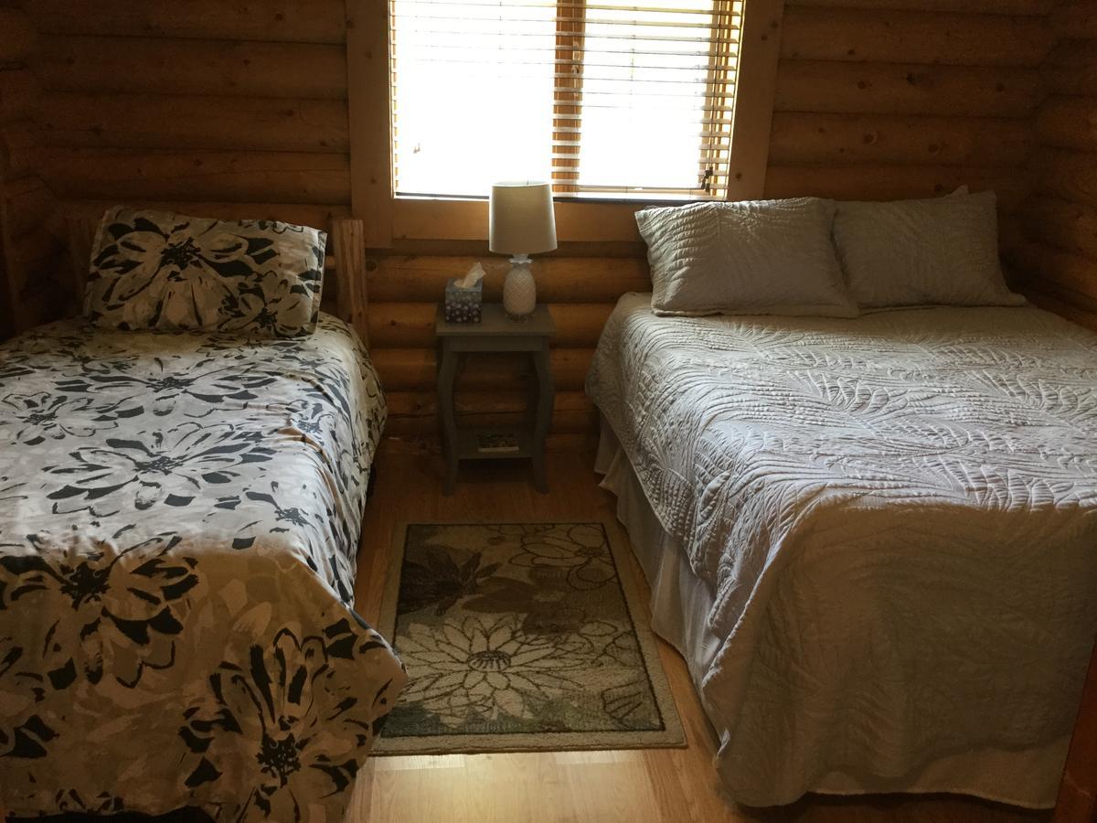 Folding Mountain B & B Fort Nelson Kültér fotó