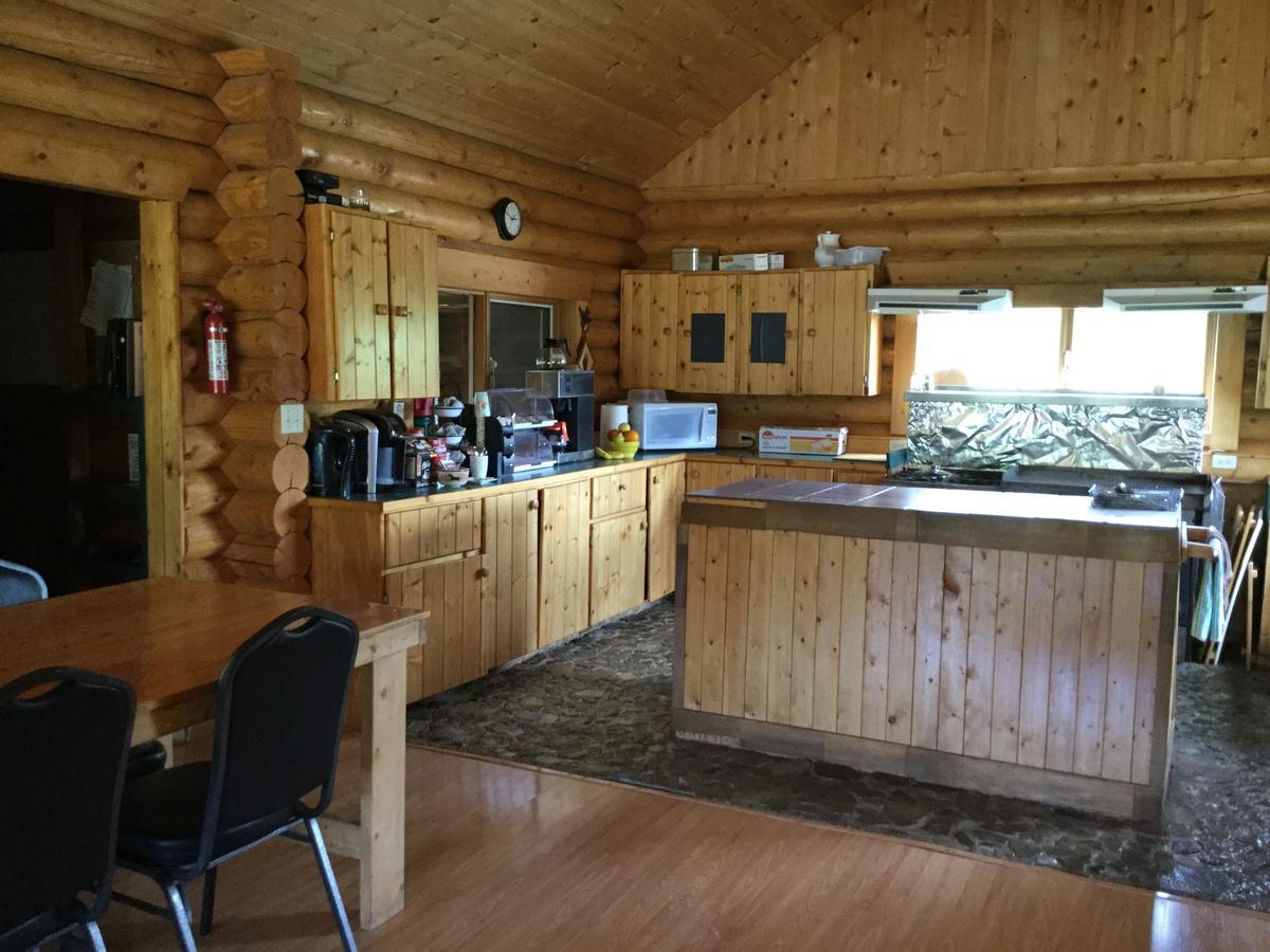 Folding Mountain B & B Fort Nelson Kültér fotó