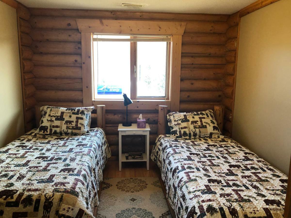 Folding Mountain B & B Fort Nelson Kültér fotó